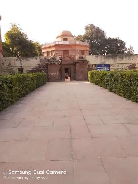 Entry gate, Gurudham Mandir