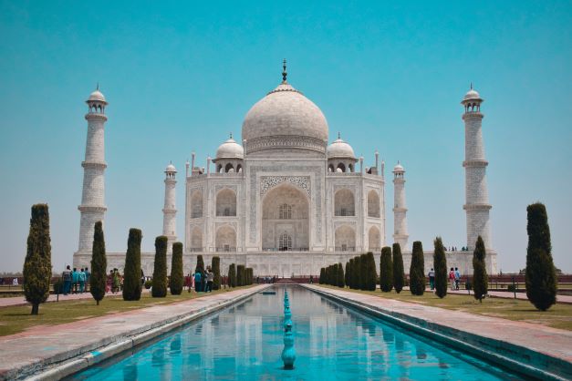 Taj Mahal is one of the most romantic places to visit this valentine's day