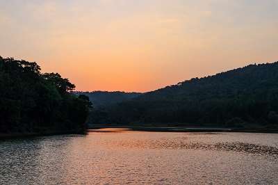 Hirekolale Lake view at sunset is one of the Top 10 Destinations to propose your love this Valentine's Day