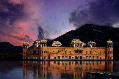 Jal Mahal of Jaipur trip under 6000