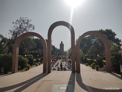 Thai Temple Sarnath entrance view