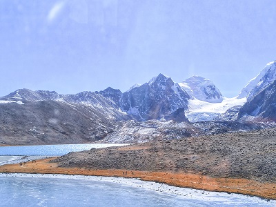 Gurudongmar Lake of Sikkim is one of the best tourist spots in Sikkim