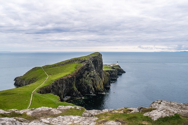 Cliff view of Iconic hikes on the Isle of Skye